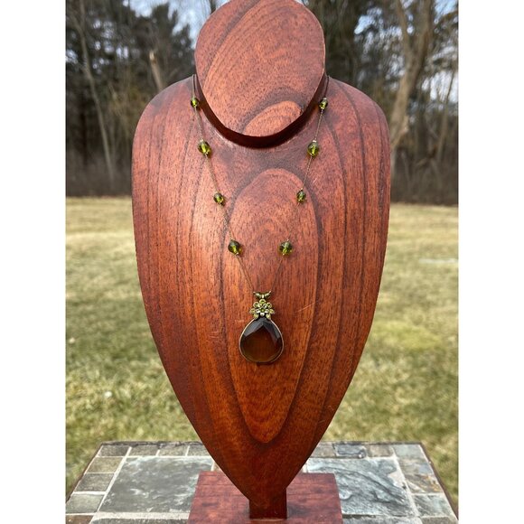 Vtg Green Tear Drop Pendant Necklace With Green Rhinestones Embellishment Beads - Picture 1 of 5